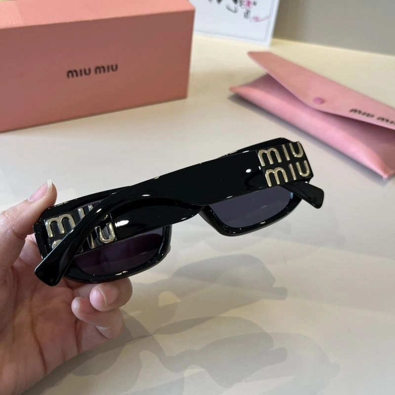Breathable Miu Miu Sunglasses 281494