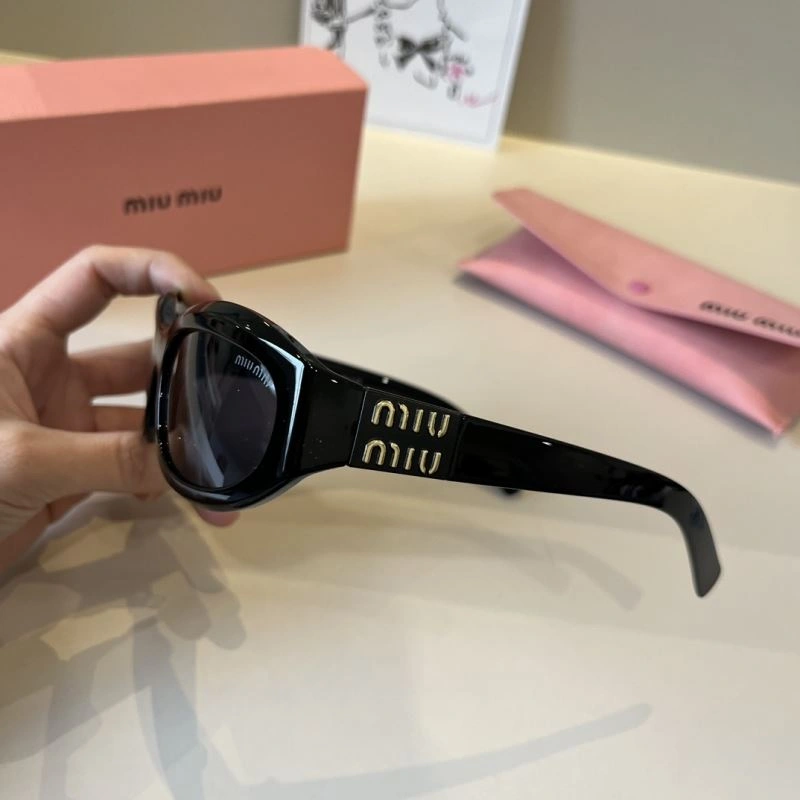 Durable Miu Miu Sunglasses 281484