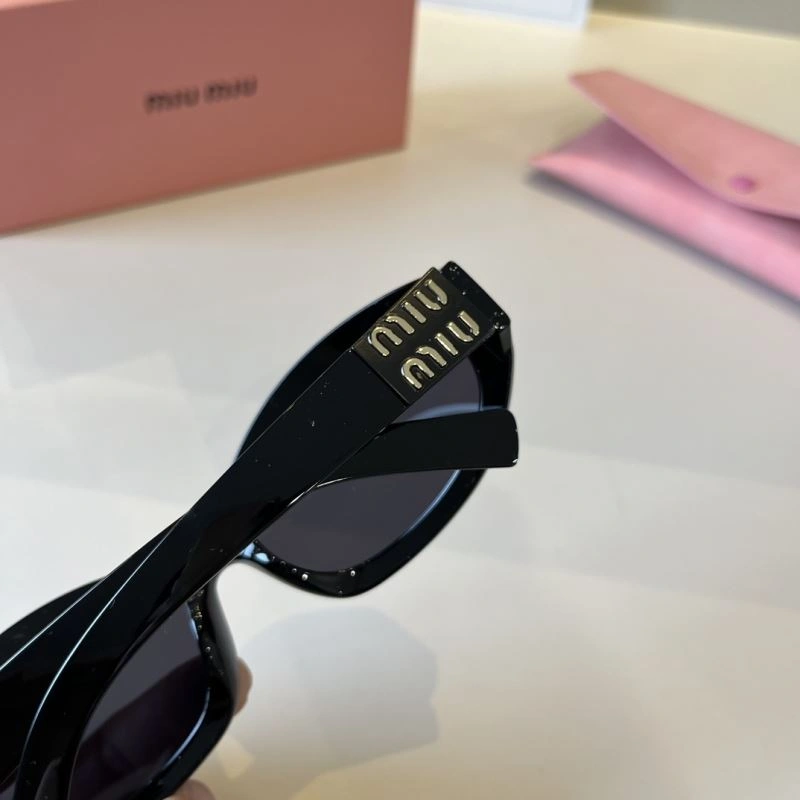 Durable Miu Miu Sunglasses 281484