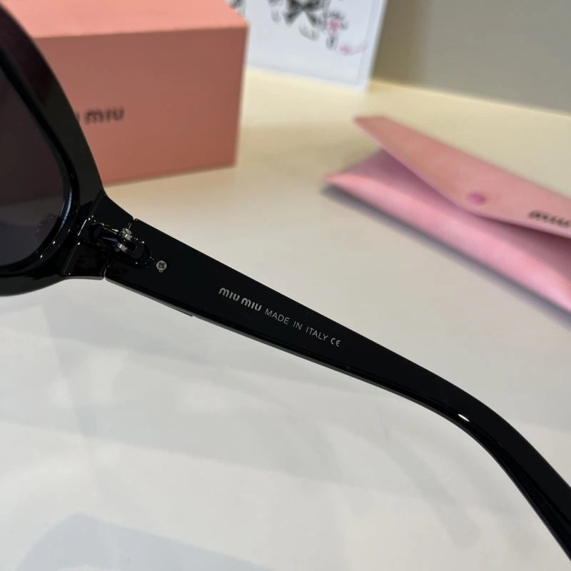 Durable Miu Miu Sunglasses 281484
