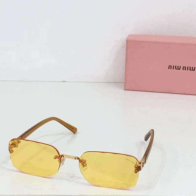 Comfortable Miu Miu Sunglasses 281707