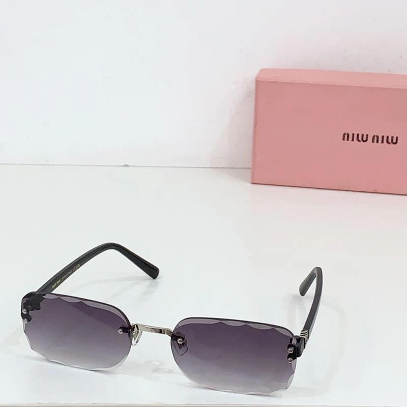 Comfortable Miu Miu Sunglasses 281707