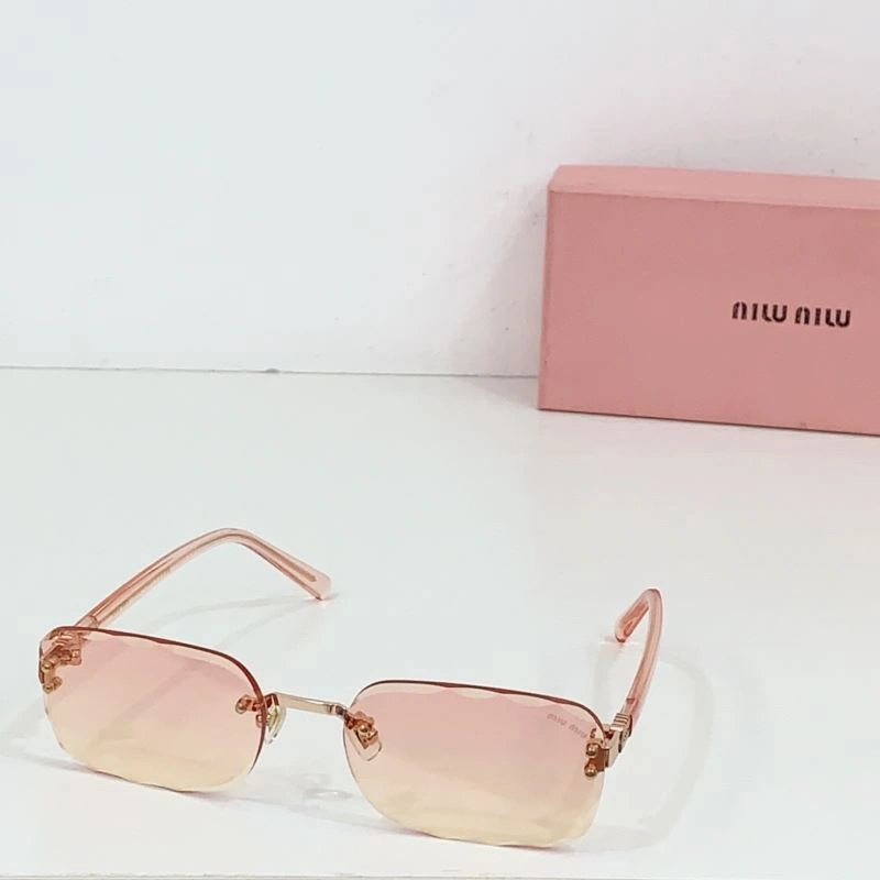Comfortable Miu Miu Sunglasses 281707
