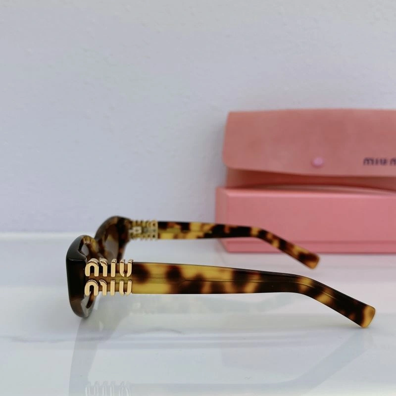 Miu Miu Sunglasses EasyMatch 281709