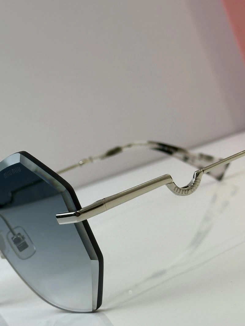 Miu Miu Sunglasses Comfortable 281680