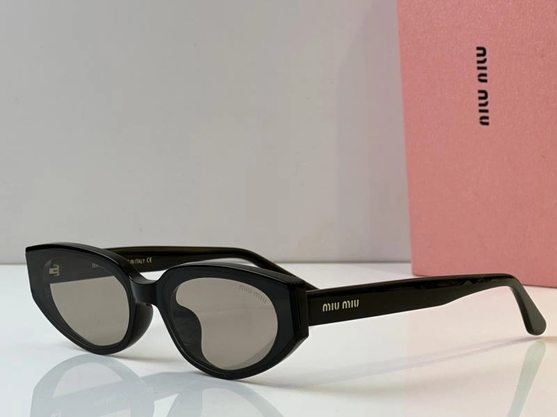 Miu Miu Sunglasses ComfortFit 281677