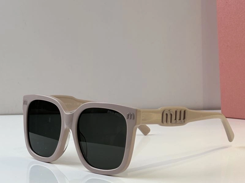 SmoothTexture Miu Miu Sunglasses 281678