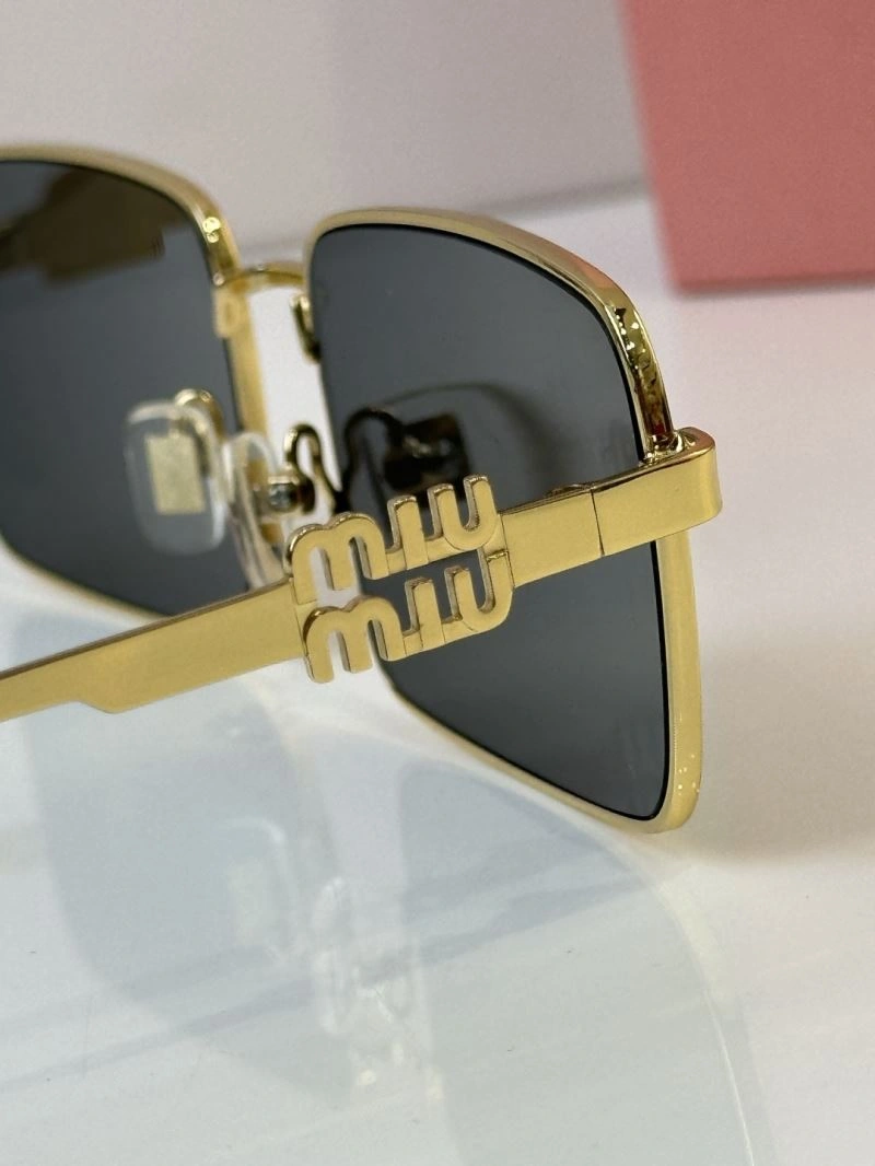 Tailored Miu Miu Sunglasses 281674