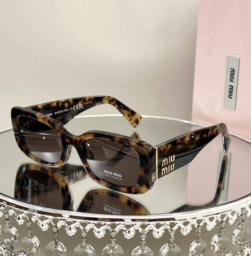 Miu Miu Sunglasses Sophisticated 281670