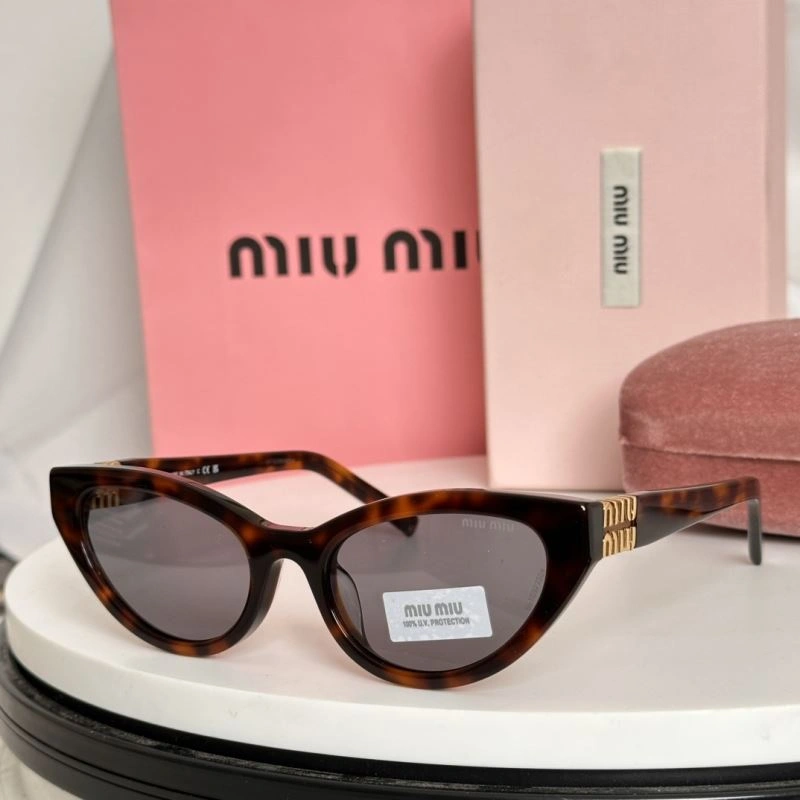 Durable Miu Miu Sunglasses 281646