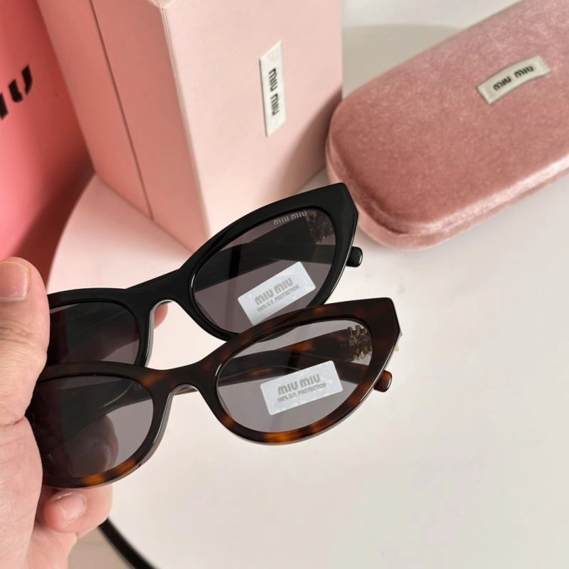 Durable Miu Miu Sunglasses 281646