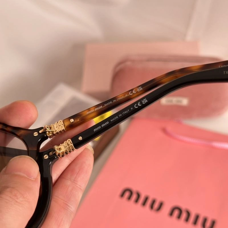 Bold Miu Miu Sunglasses 281652