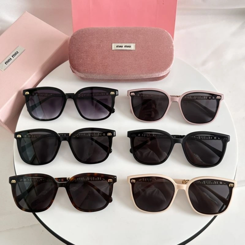 Miu Miu Sunglasses Reliable 281644