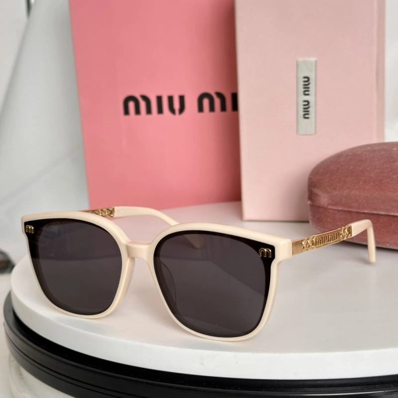 Miu Miu Sunglasses Reliable 281644