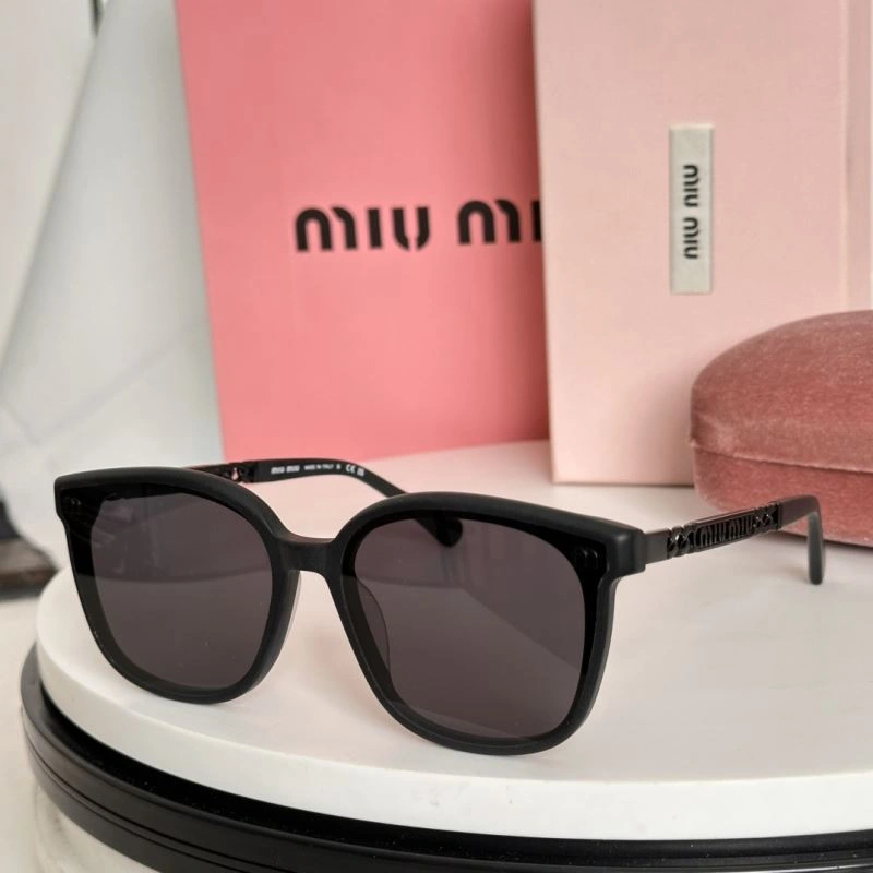 Miu Miu Sunglasses Reliable 281644