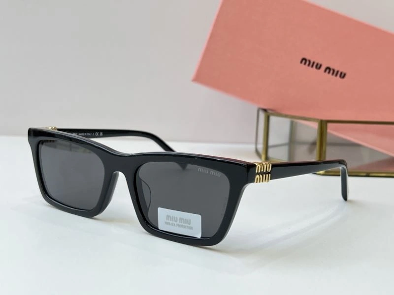 Minimalist Miu Miu Sunglasses 281642