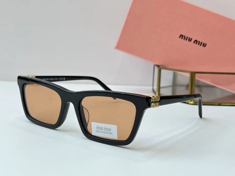 Minimalist Miu Miu Sunglasses 281642