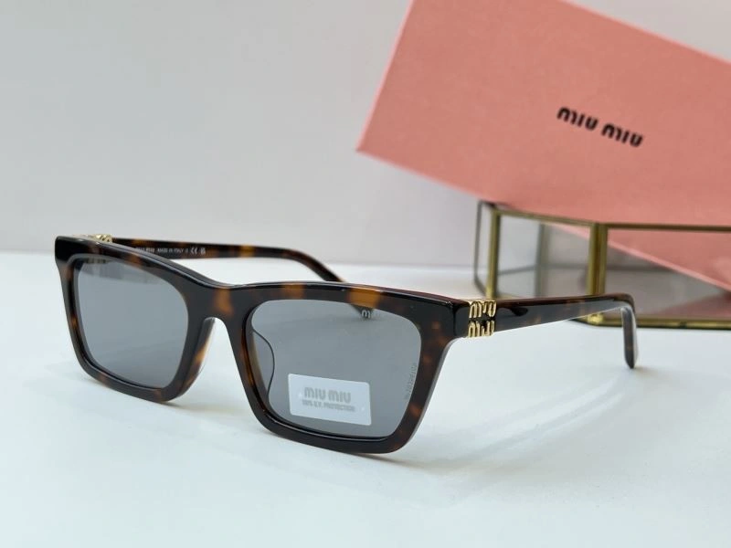 Minimalist Miu Miu Sunglasses 281642
