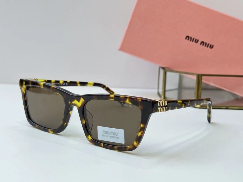 Minimalist Miu Miu Sunglasses 281642