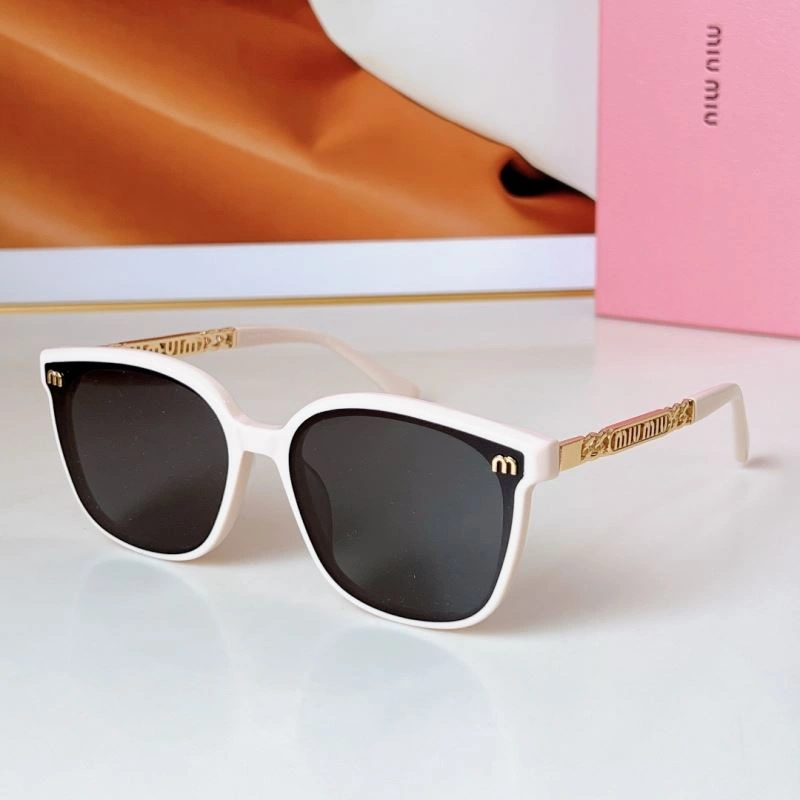 RelaxedFit Miu Miu Sunglasses 281649