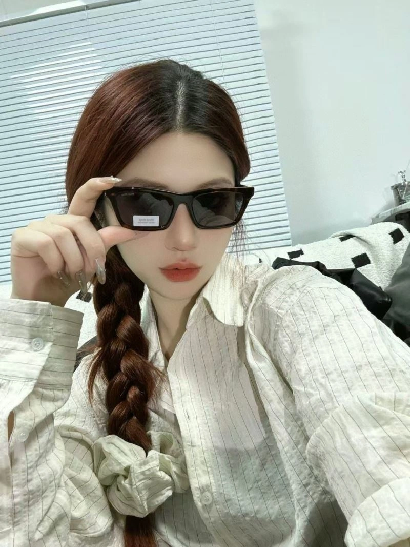 Miu Miu Sunglasses ZeroBulk 281669