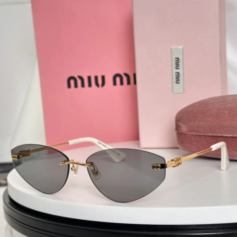 Resilient Miu Miu Sunglasses 281640