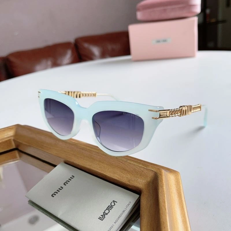 Compact Miu Miu Sunglasses 281637
