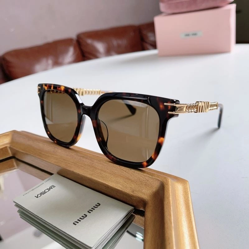 Miu Miu Sunglasses Unisex 281636