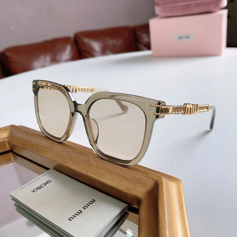 Miu Miu Sunglasses Unisex 281636