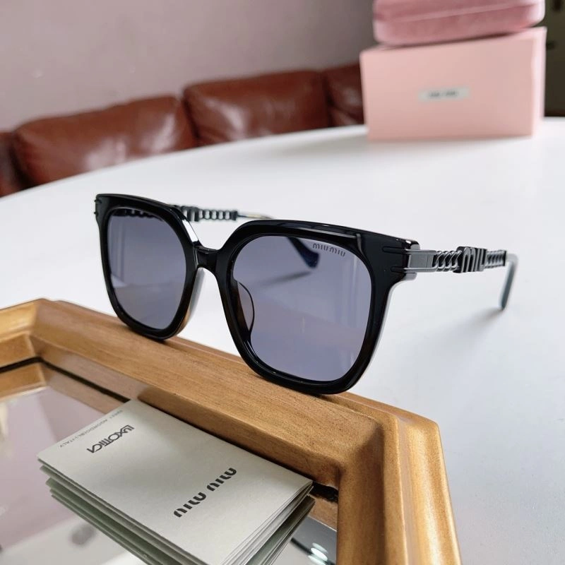 Miu Miu Sunglasses Unisex 281636
