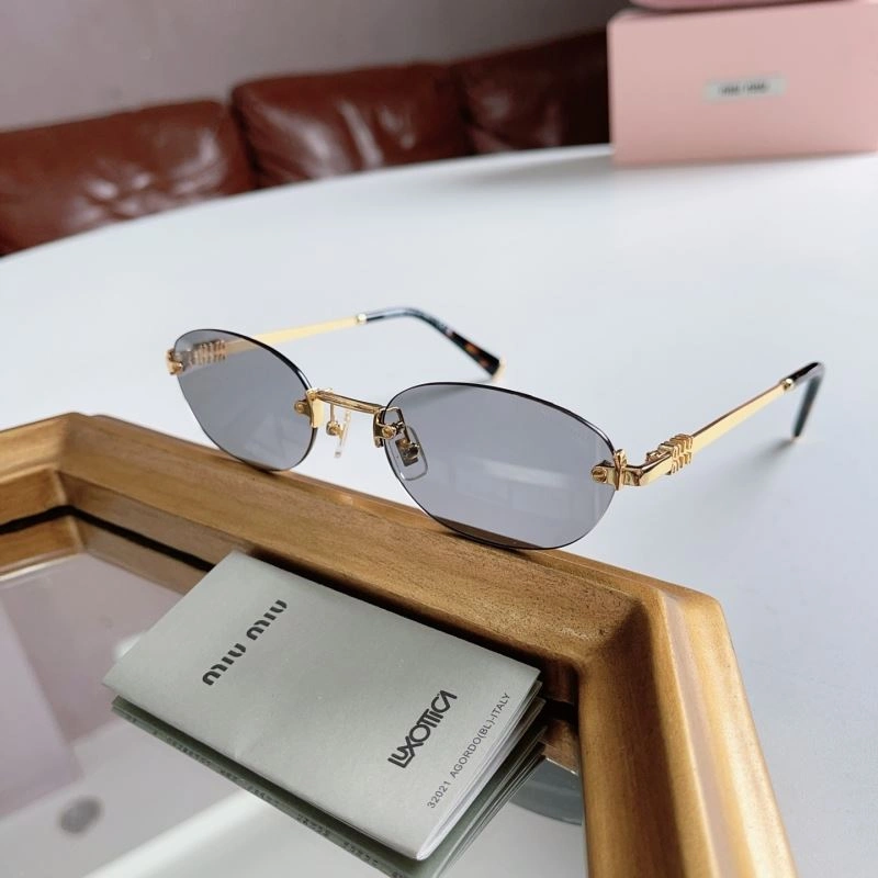 Miu Miu Sunglasses Snug 281633