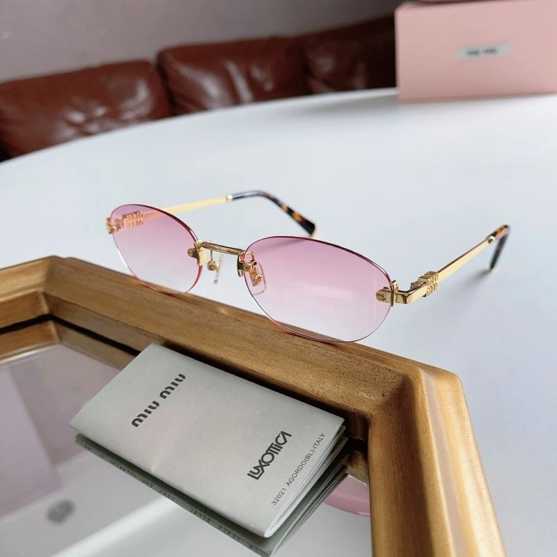 Miu Miu Sunglasses Snug 281633