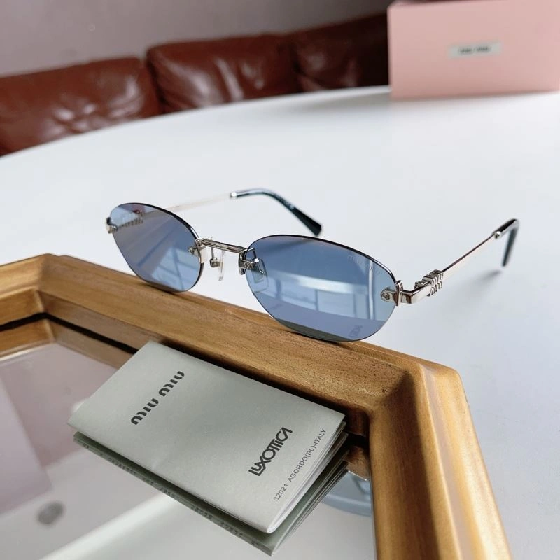 Miu Miu Sunglasses Snug 281633