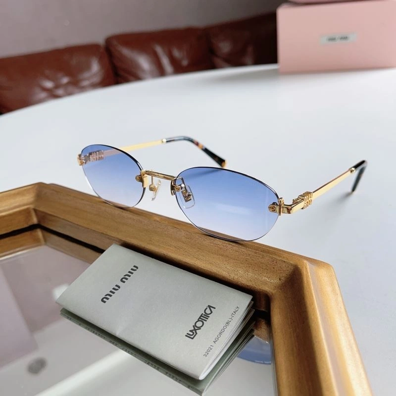 Miu Miu Sunglasses Snug 281633