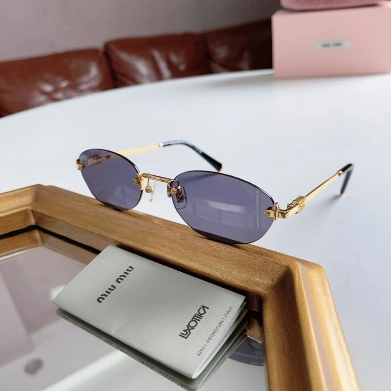 Miu Miu Sunglasses Snug 281633