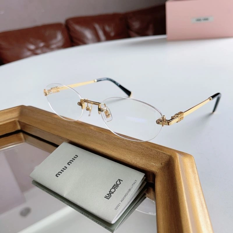 Miu Miu Sunglasses Snug 281633
