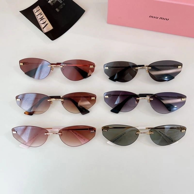 Functional Miu Miu Sunglasses 281624