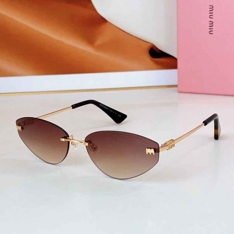 Functional Miu Miu Sunglasses 281624