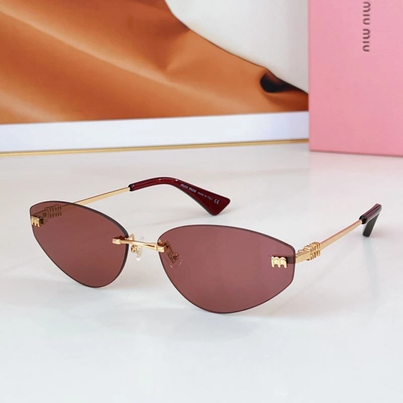 Functional Miu Miu Sunglasses 281624