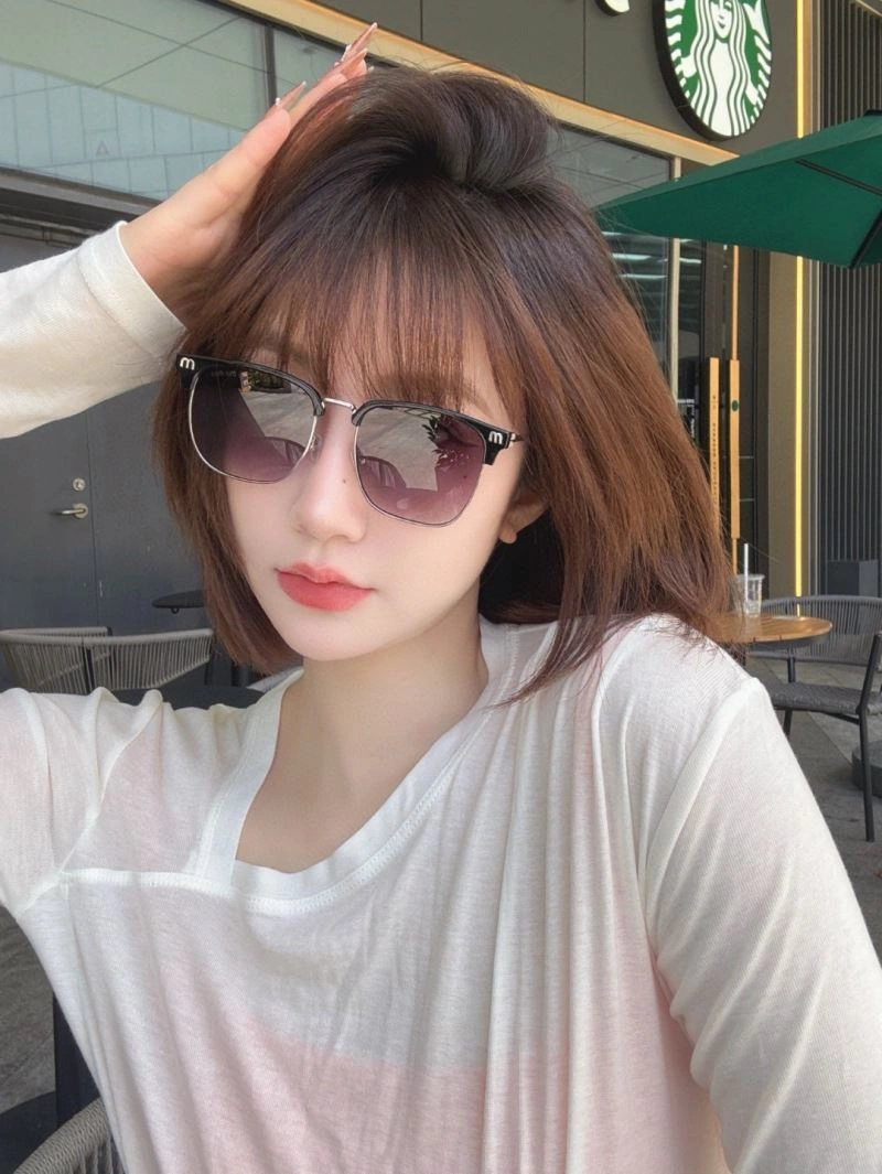 EyeCatching Miu Miu Sunglasses 281623