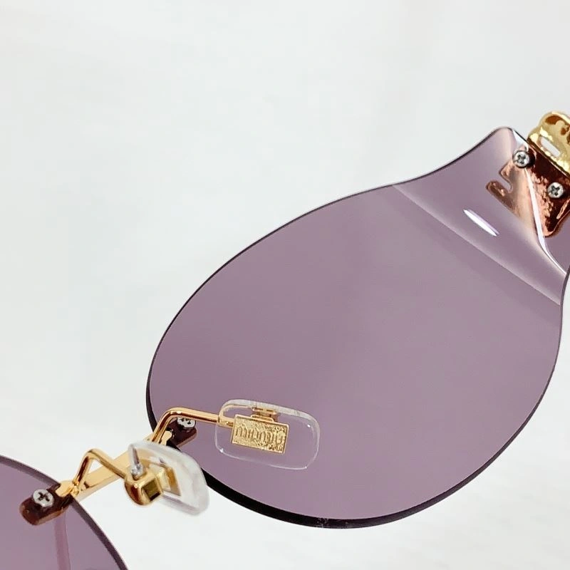 Sustainable Miu Miu Sunglasses 281613