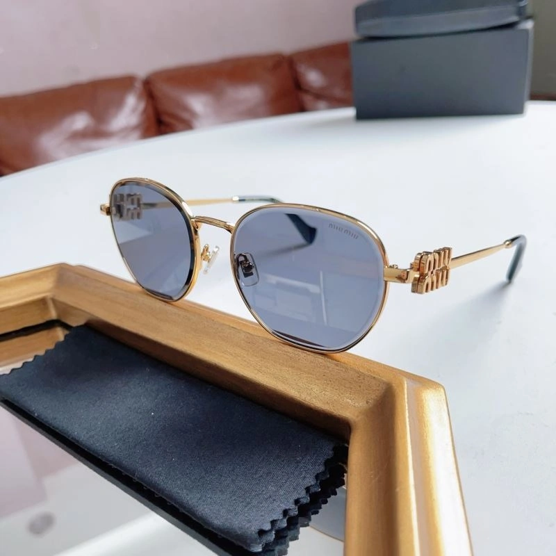 SunProtective Miu Miu Sunglasses 281607