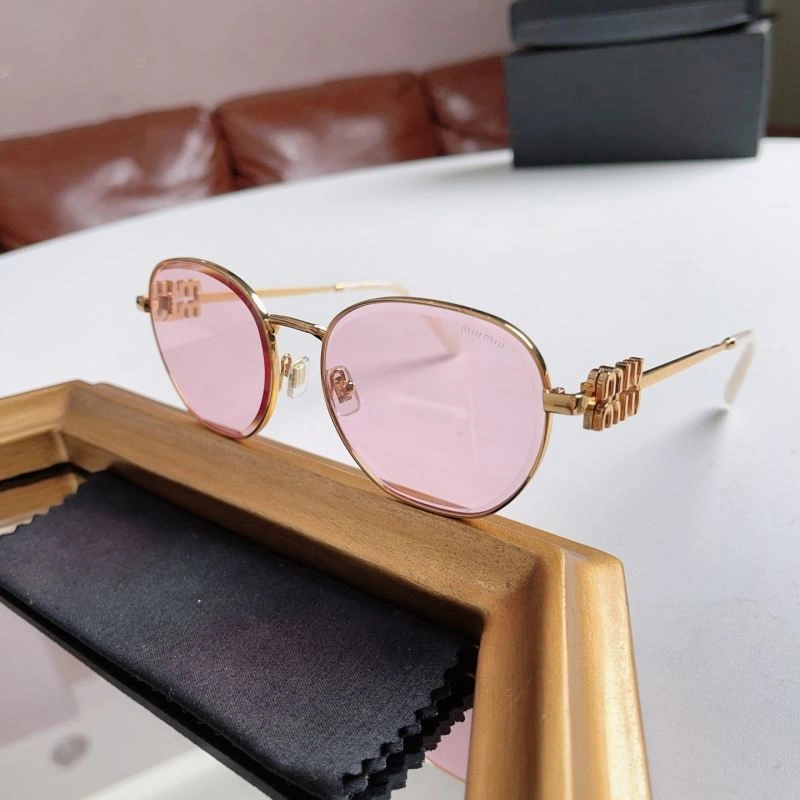 SunProtective Miu Miu Sunglasses 281607