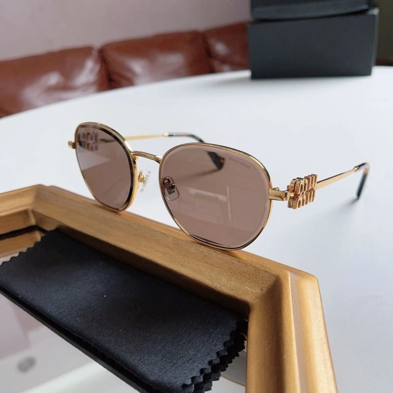 SunProtective Miu Miu Sunglasses 281607