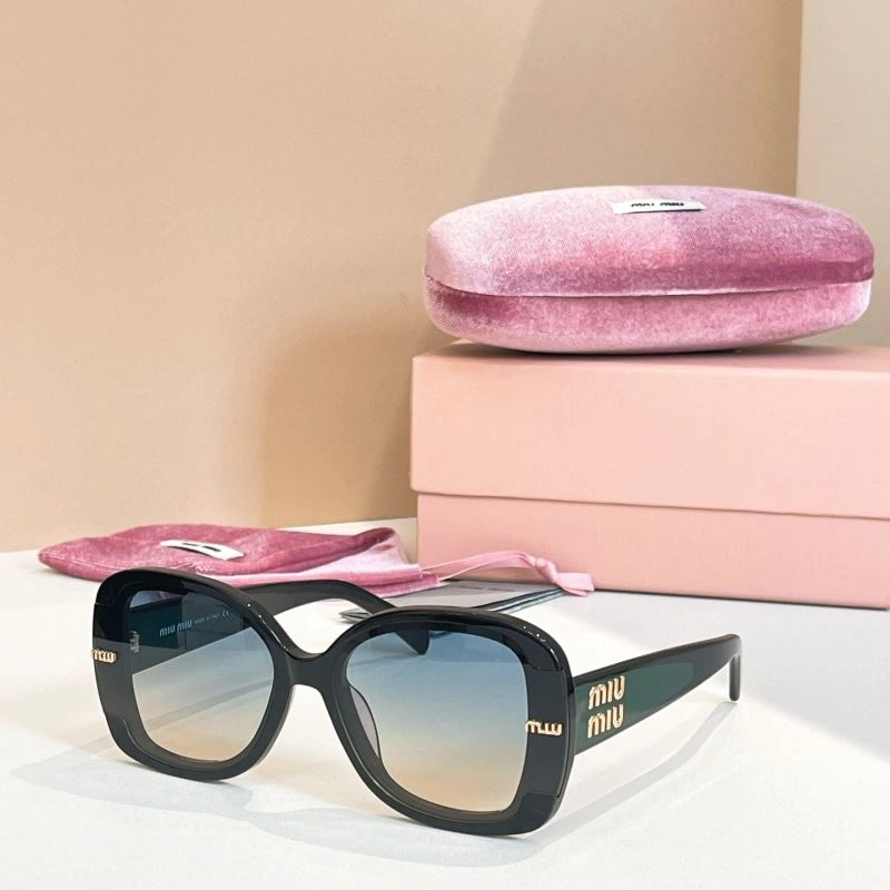 Miu Miu Sunglasses Sporty 281602