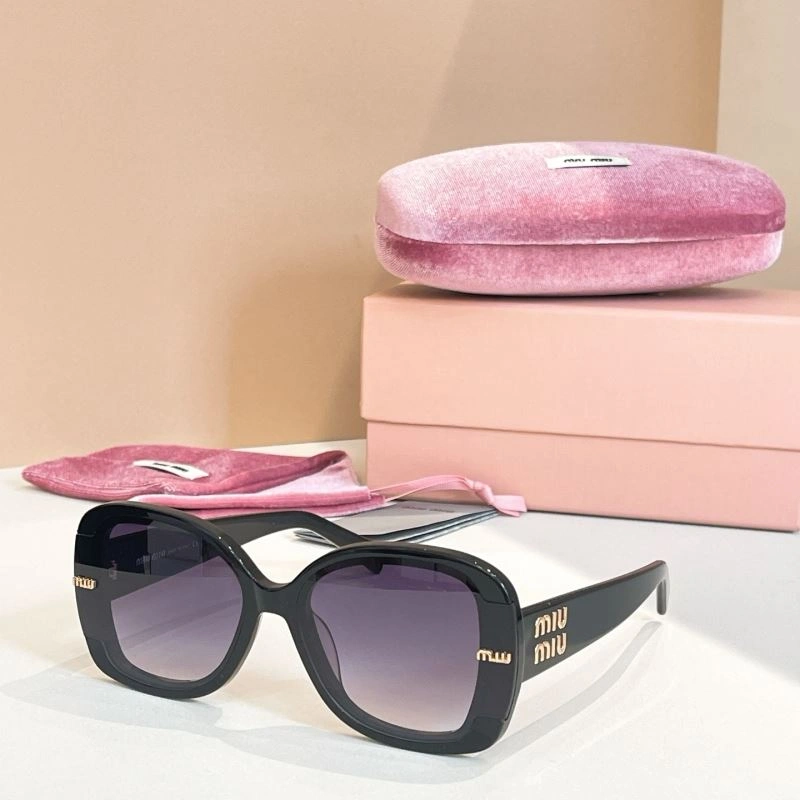 Miu Miu Sunglasses Sporty 281602