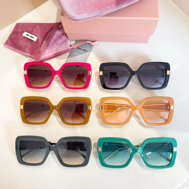 Compact Miu Miu Sunglasses 281617