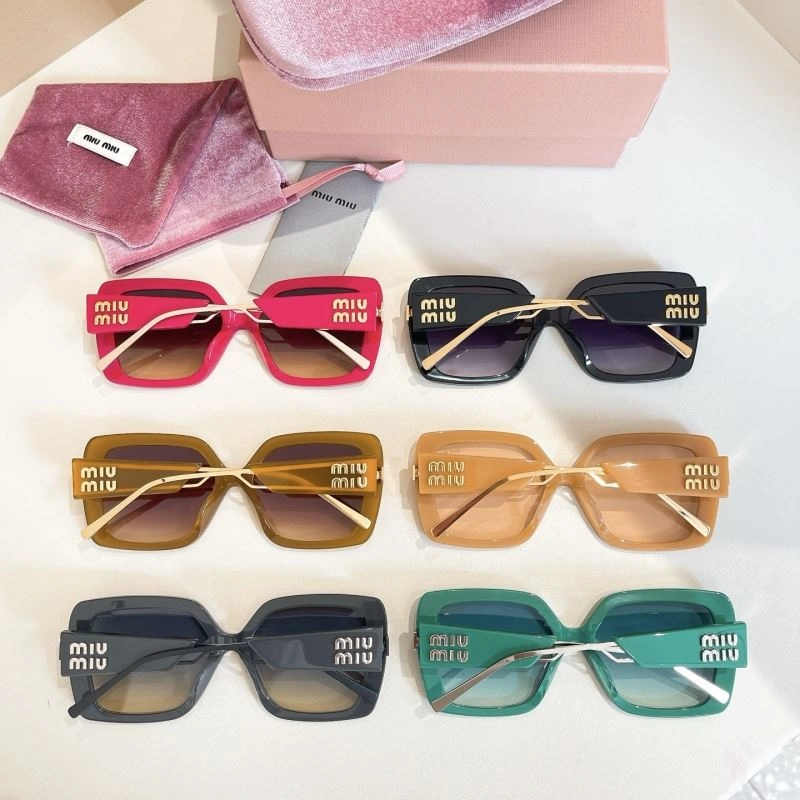 Compact Miu Miu Sunglasses 281617