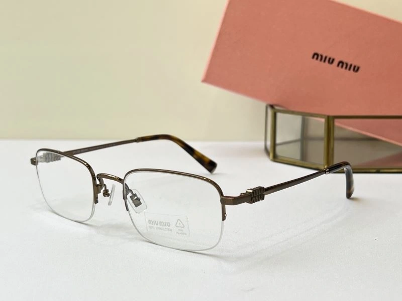 Miu Miu Sunglasses Minimalist 281628
