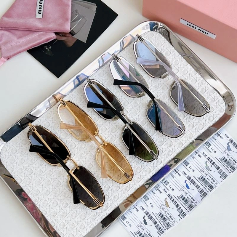 Miu Miu Sunglasses RelaxedFit 281610